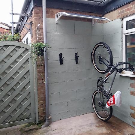 Sunset Guest House Hunstanton Zewnętrze zdjęcie A bicycle shower