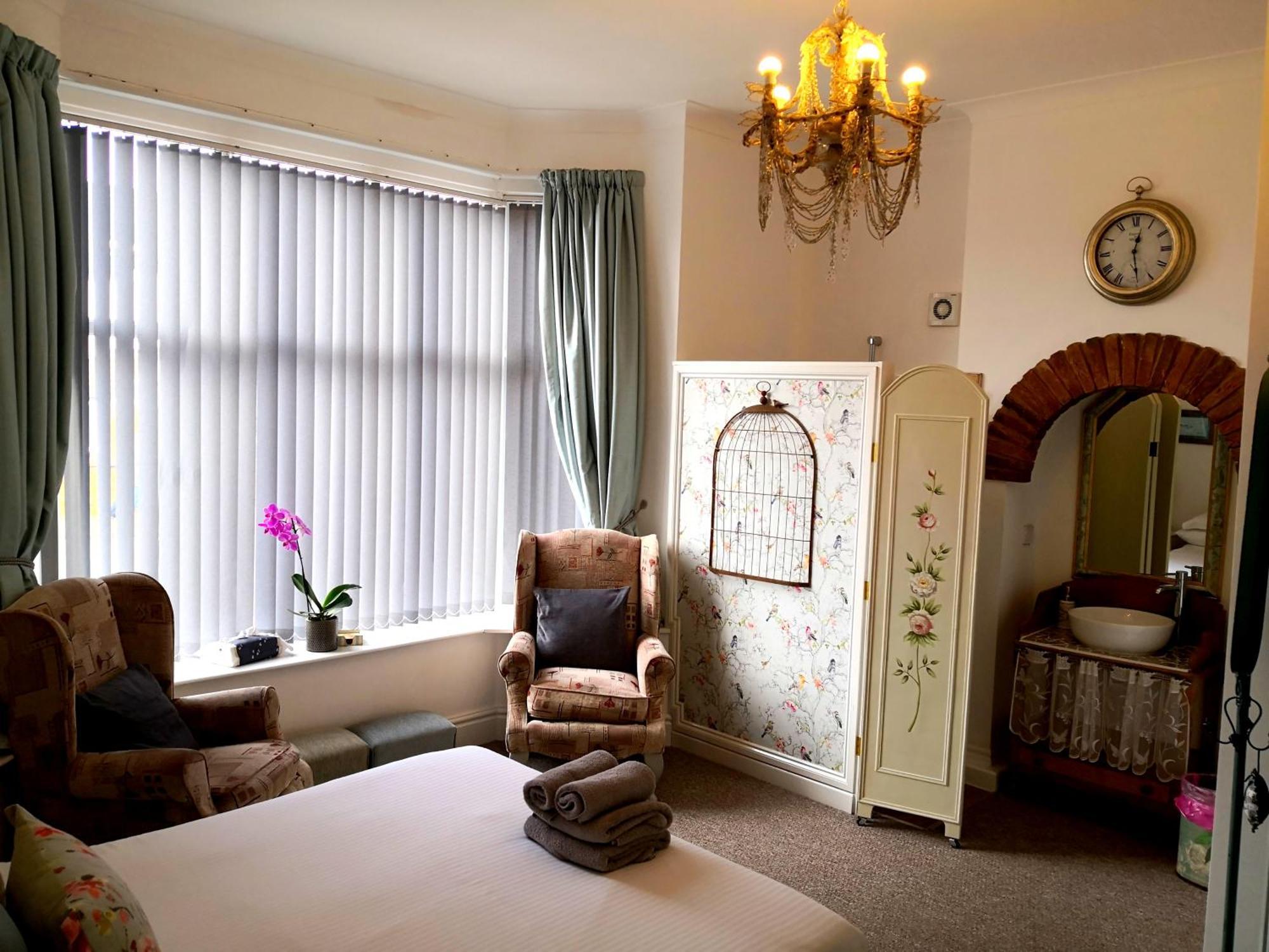 Sunset Guest House Hunstanton Zewnętrze zdjęcie A bedroom at the Old Vicarage